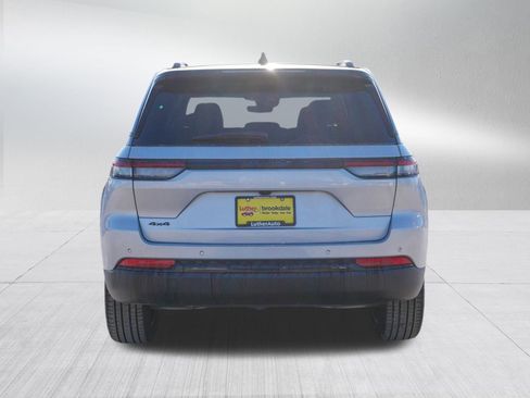 New 2025 Jeep Grand Cherokee Limited image 6