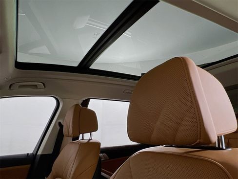 Used 2023 BMW X7 xDrive40i w/ Premium Package image 14