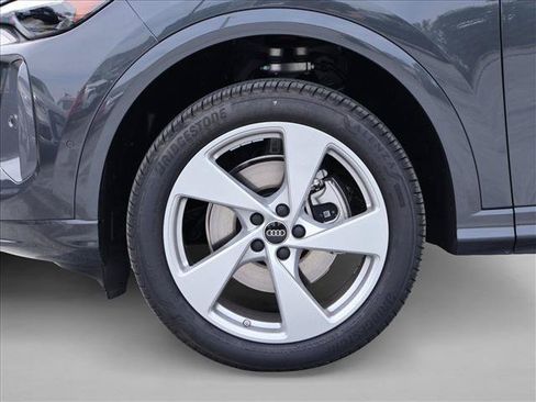 New 2026 Audi Q5 Premium Plus AWD/4WD image 10