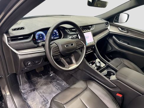 New 2025 Jeep Grand Cherokee Limited w/ Black Appearance Package image 23