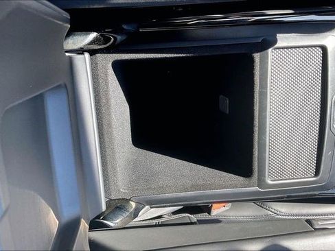 Used 2025 Land Rover Range Rover Sport SE image 38