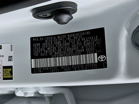 Certified 2025 Toyota Corolla SE image 30