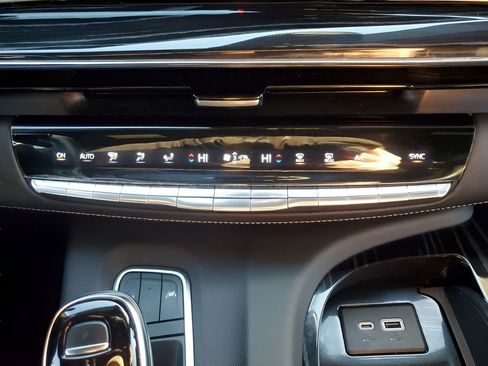 Used 2021 Cadillac Escalade Sport w/ Driver Assist Tech Package image 32