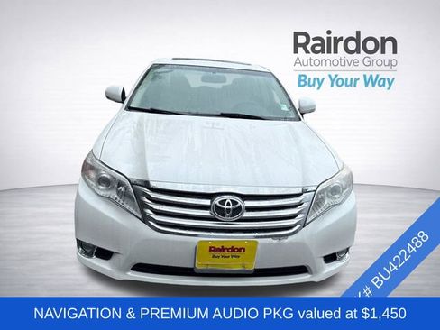 Used 2011 Toyota Avalon Limited image 2