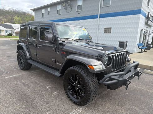 Used 2021 Jeep Wrangler Unlimited Sahara image 7