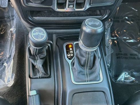 Used 2023 Jeep Wrangler Unlimited Sahara w/ Cold Weather Group AWD/4WD image 19