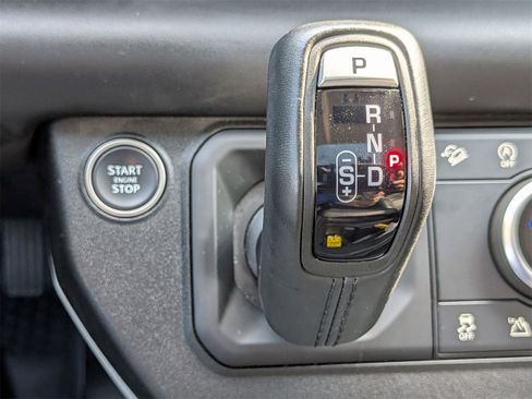 Used 2023 Land Rover Defender 90 S image 26