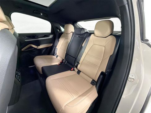 Certified 2026 Porsche Cayenne Coupe AWD/4WD image 26