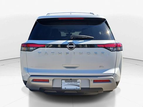 New 2025 Nissan Pathfinder SL image 8