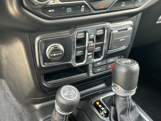 Used 2023 Jeep Wrangler Unlimited Sahara w/ Cold Weather Group AWD/4WD image 23