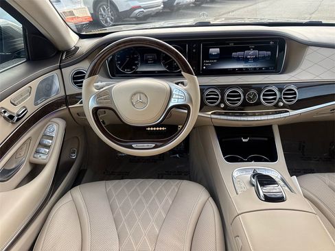 Used 2017 Mercedes-Benz S 550 Sedan image 23