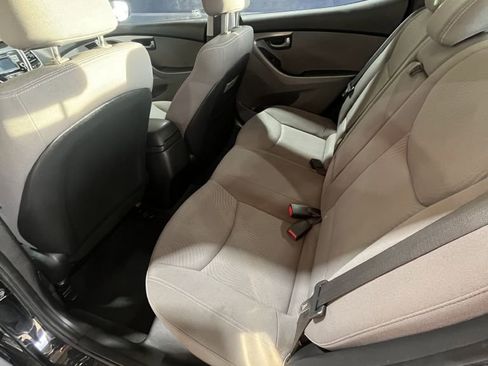 Used 2015 Hyundai Elantra SE w/ Option Group 02 image 6