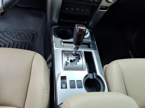 Used 2024 Toyota 4Runner Limited AWD/4WD image 21