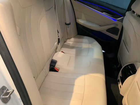 Used 2022 BMW 530i xDrive w/ Premium Package image 74