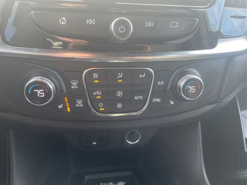 Used 2023 Chevrolet Traverse LT AWD/4WD image 27