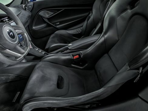 Used 2019 McLaren 720S Performance RWD image 22