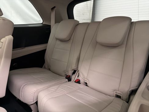 New 2026 Mercedes-Benz GLS 450 4MATIC image 24