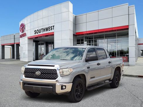 Used 2021 Toyota Tundra SR5 w/ SR5 Upgrade Package RWD image 2