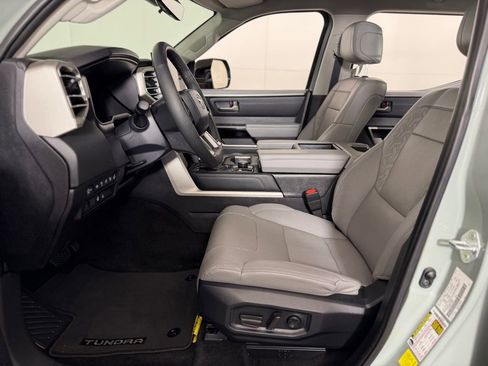 Used 2024 Toyota Tundra Limited image 25