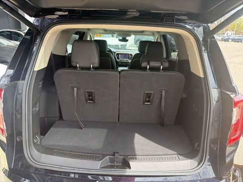 Used 2021 GMC Acadia Denali w/ Denali Technology Package AWD/4WD image 9