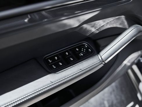 Used 2024 Porsche Cayenne Turbo GT AWD/4WD image 37