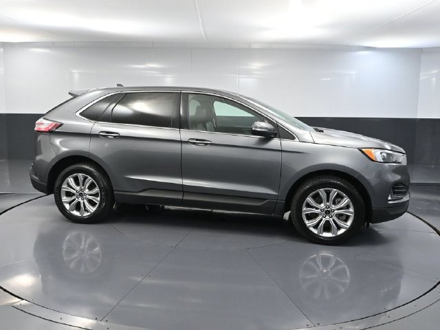 Used 2024 Ford Edge Titanium AWD/4WD image 3