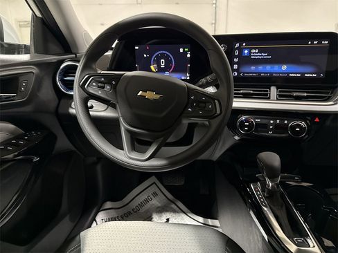 New 2026 Chevrolet Trax LT image 19