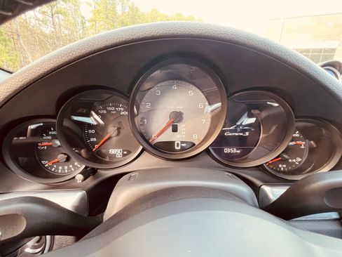 Used 2019 Porsche 911 Carrera S image 39