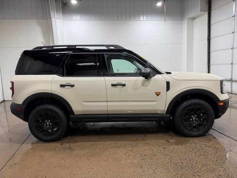 Used 2025 Ford Bronco Sport Badlands AWD/4WD image 3