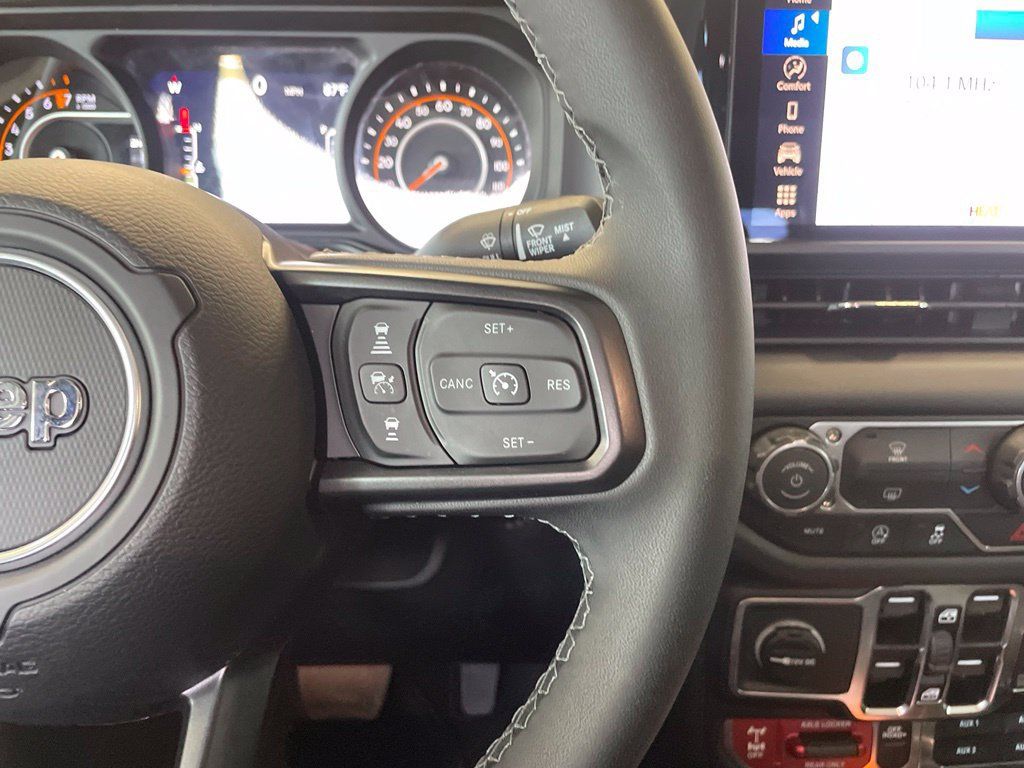 Used 2026 Jeep Gladiator Mojave AWD/4WD image 19