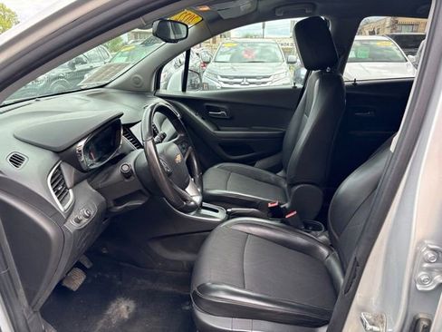 Used 2022 Chevrolet Trax LT w/ Driver Confidence Package AWD/4WD image 16