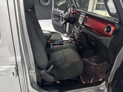 Used 2020 Jeep Gladiator Rubicon image 33