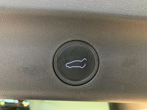 Used 2021 Tesla Model Y Long Range image 45