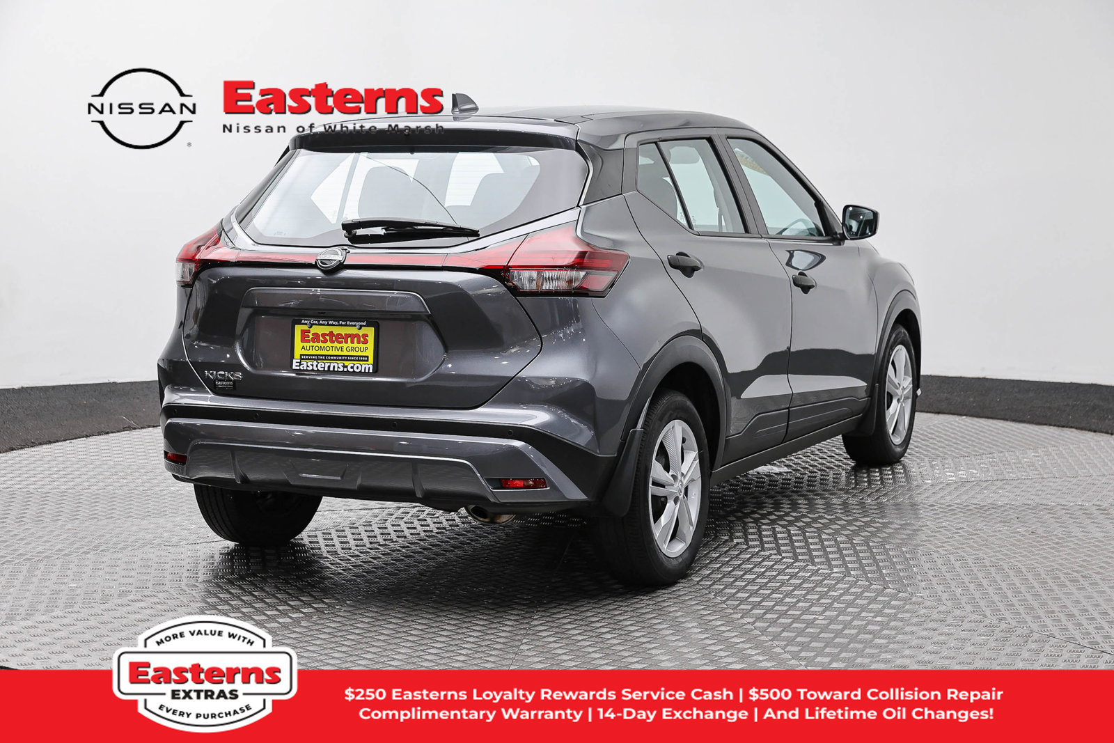 Used 2024 Nissan Kicks S FWD image 5