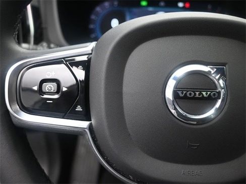 Used 2023 Volvo XC60 B5 Ultimate w/ Protection Package Premier image 15