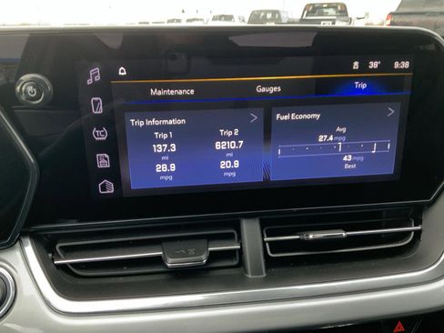 Used 2024 Chevrolet Trax LT w/ Driver Confidence Package image 40