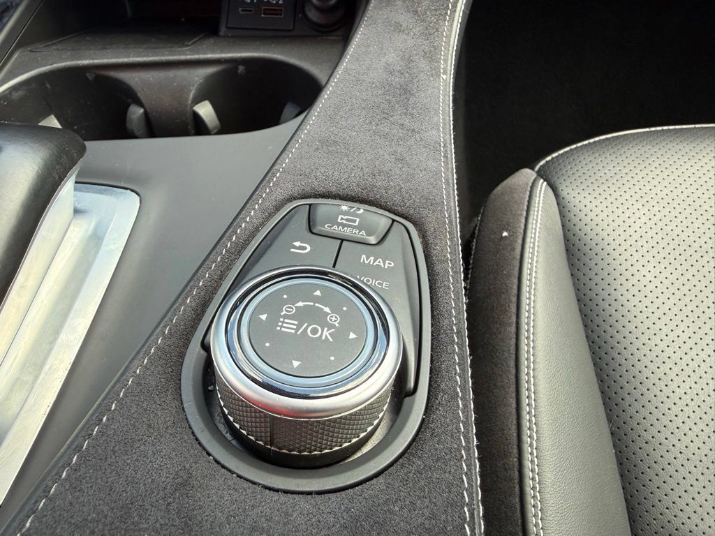 Used 2023 INFINITI QX50 Sensory AWD/4WD image 18