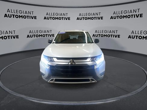 Used 2020 Mitsubishi Outlander ES FWD image 5