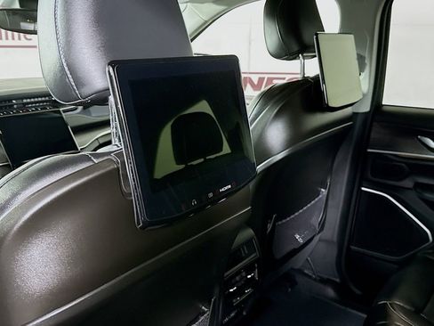 Used 2023 Jeep Grand Cherokee Limited w/ Luxury Tech Group II image 29