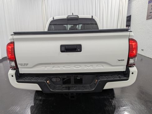 Used 2018 Toyota Tacoma SR image 8