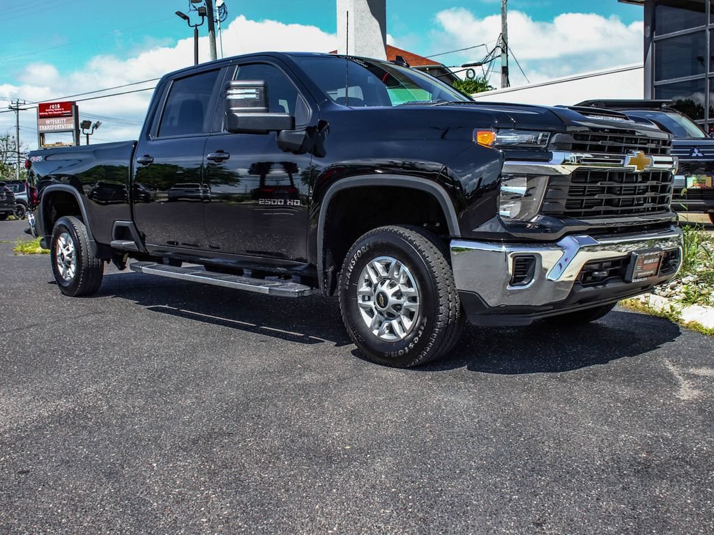 Used 2026 Chevrolet Silverado 2500 LT AWD/4WD image 3