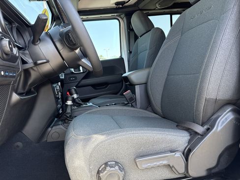 Used 2024 Jeep Wrangler Sahara w/ Technology Group image 15