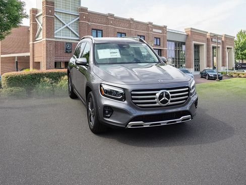 Used 2025 Mercedes-Benz GLB 250 image 2