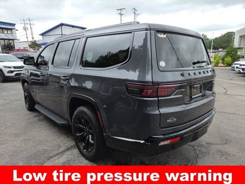 Used 2023 Jeep Wagoneer Series II AWD/4WD image 10