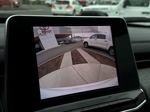 Used 2025 Jeep Compass Sport image 19