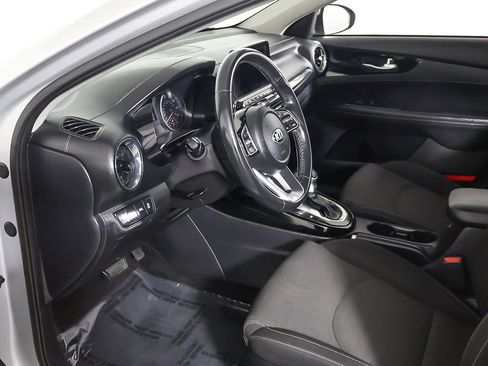 Used 2019 Kia Forte S image 18