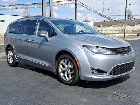 Used 2020 Chrysler Pacifica Limited FWD image 1