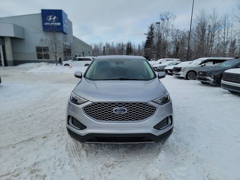 Used 2024 Ford Edge SEL image 3