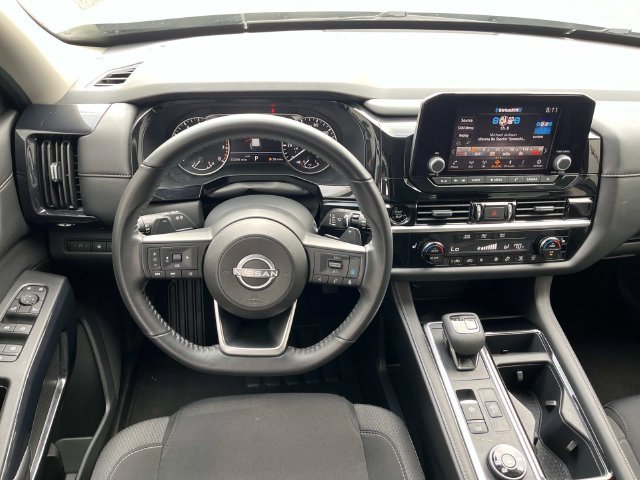 Used 2025 Nissan Pathfinder SV AWD/4WD image 12