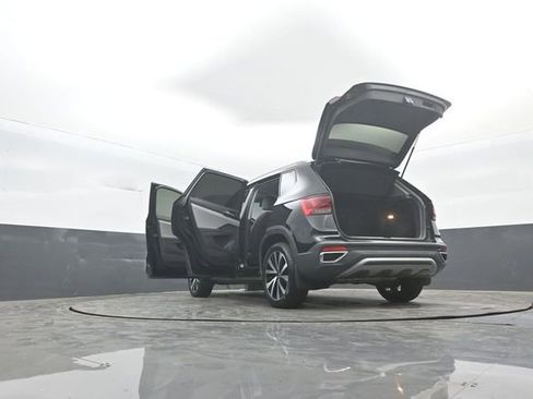 Used 2022 Volkswagen Taos SE image 41